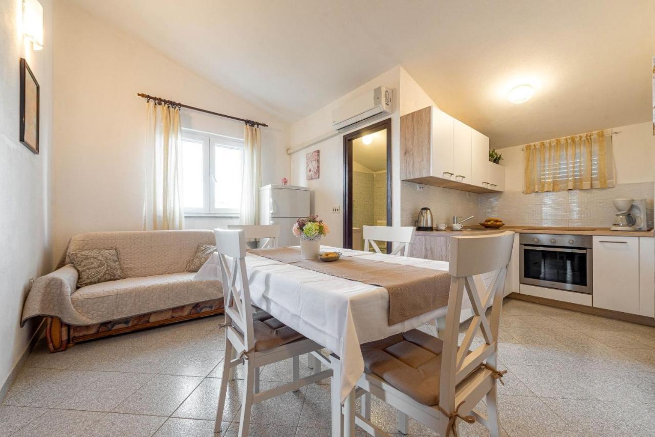 פטרצ'אנה Family Friendly Seaside Apartments Kozino, Zadar - 5749 מראה חיצוני תמונה